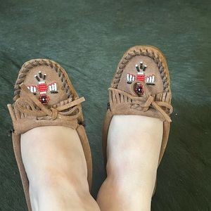 Minnetonka thunderbird slip on moccasins